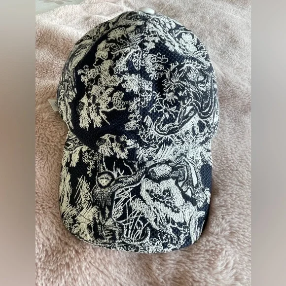 Dior | Accessories | Dior Baseball Hat Never Worn | Poshmark display picture 3